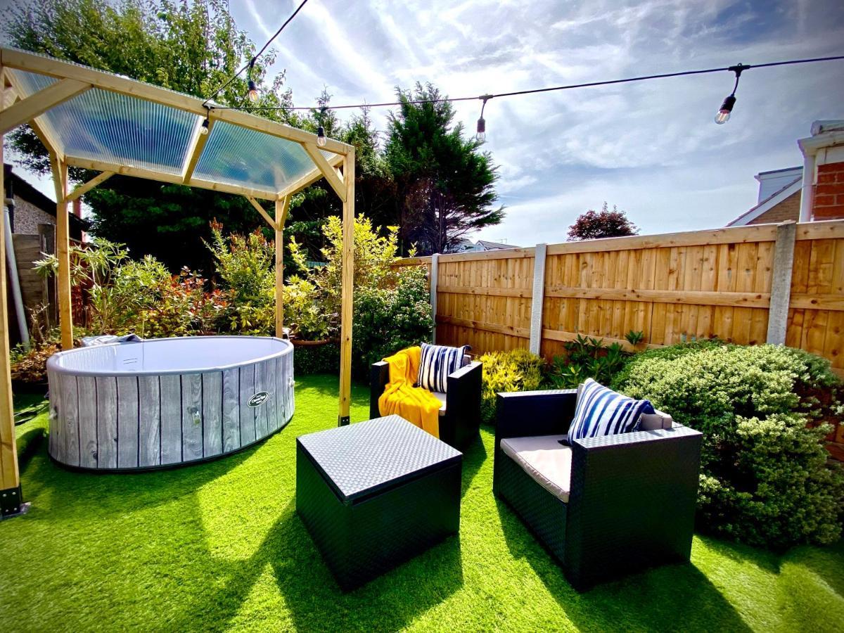 Remarkable 3-Bed Hot Tub House In Blackpool Luaran gambar