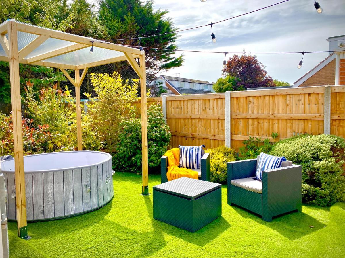 Remarkable 3-Bed Hot Tub House In Blackpool Luaran gambar