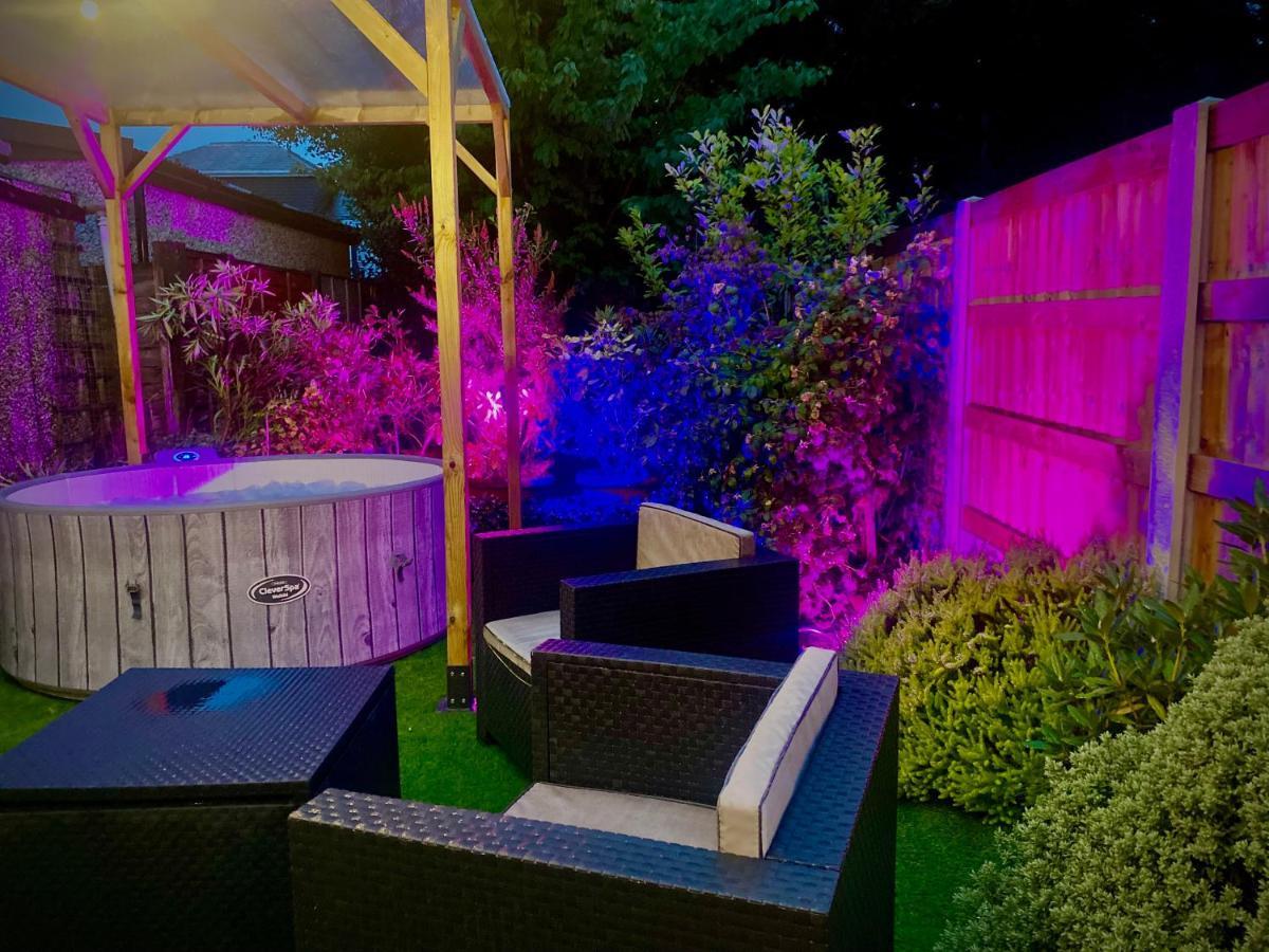 Remarkable 3-Bed Hot Tub House In Blackpool Luaran gambar