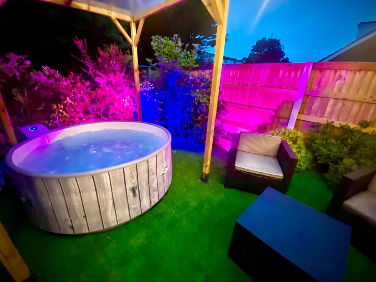 Remarkable 3-Bed Hot Tub House In Blackpool Luaran gambar