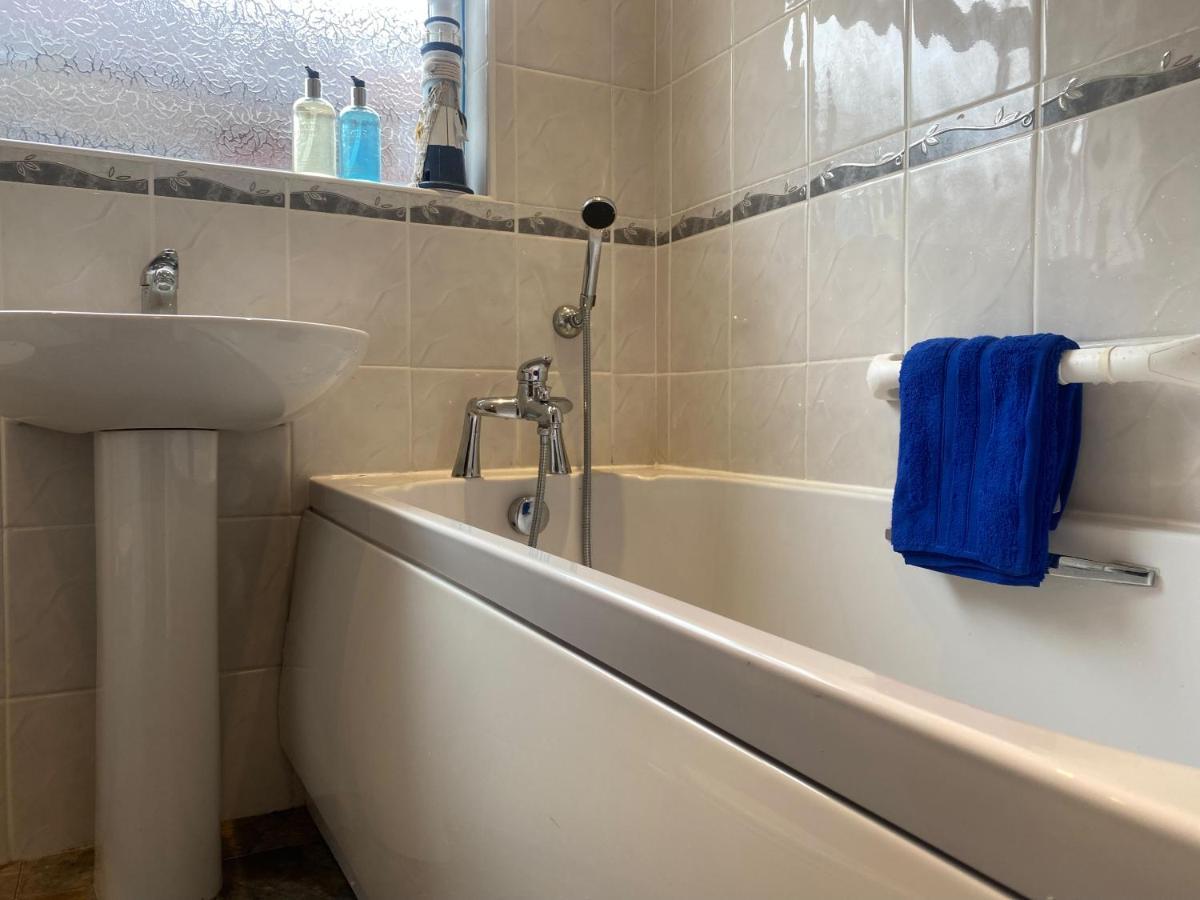 Remarkable 3-Bed Hot Tub House In Blackpool Luaran gambar
