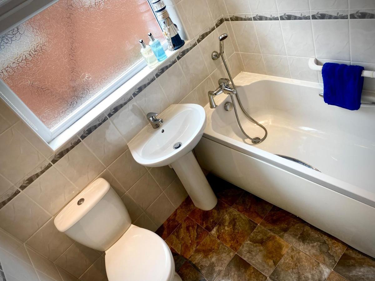 Remarkable 3-Bed Hot Tub House In Blackpool Luaran gambar
