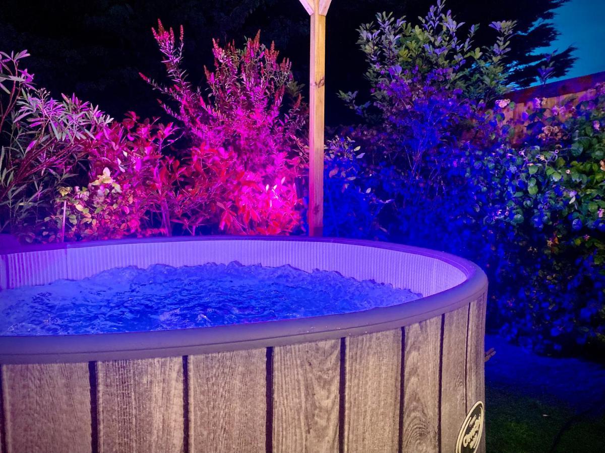 Remarkable 3-Bed Hot Tub House In Blackpool Luaran gambar