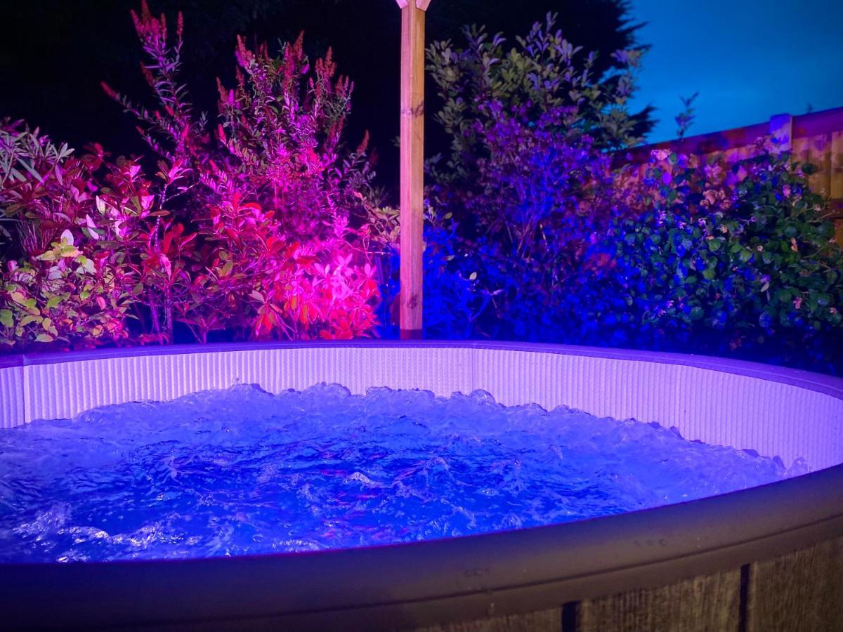 Remarkable 3-Bed Hot Tub House In Blackpool Luaran gambar